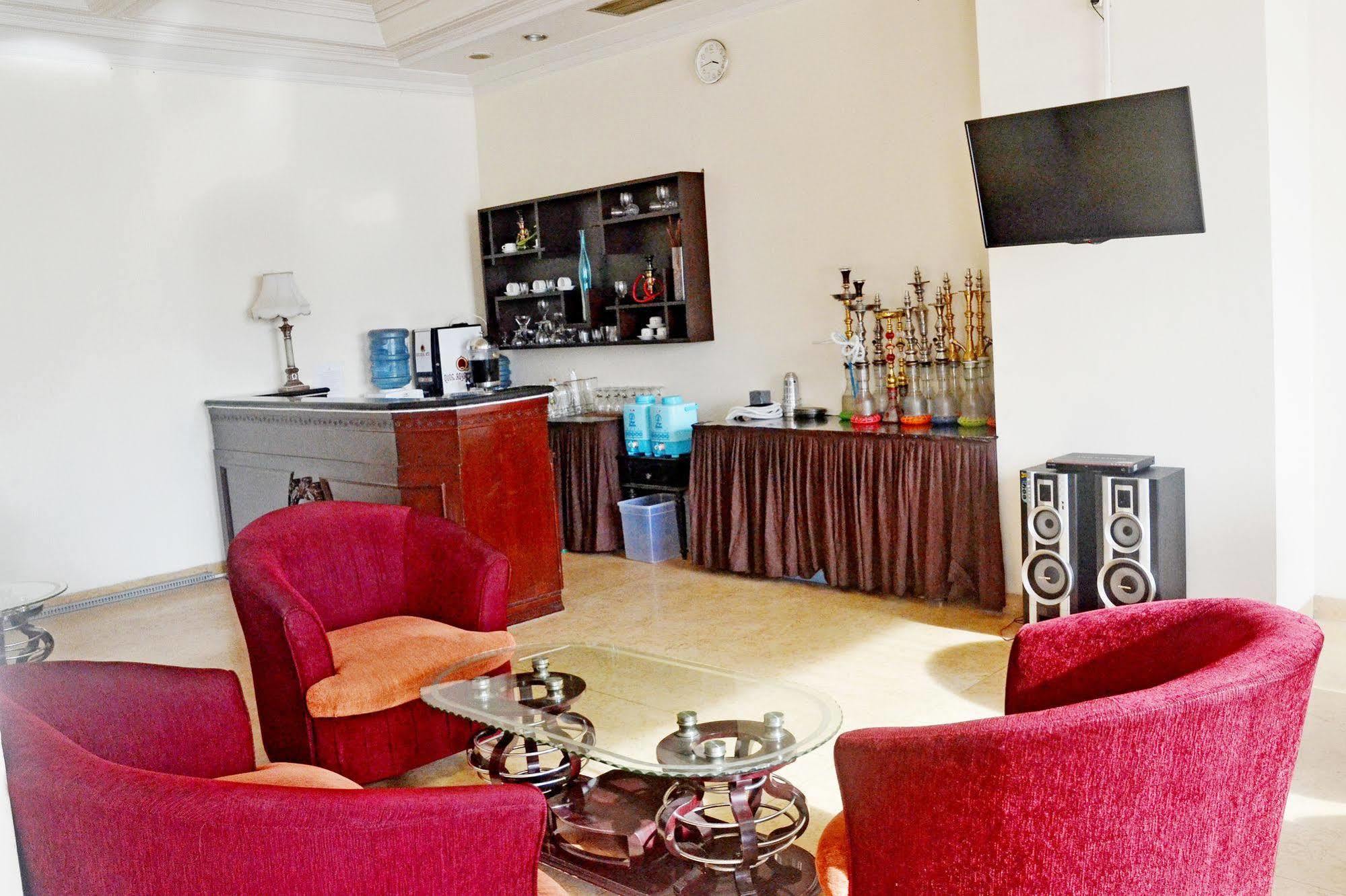 Zen Rooms Sultan Iskandar Muda Surabaya Esterno foto