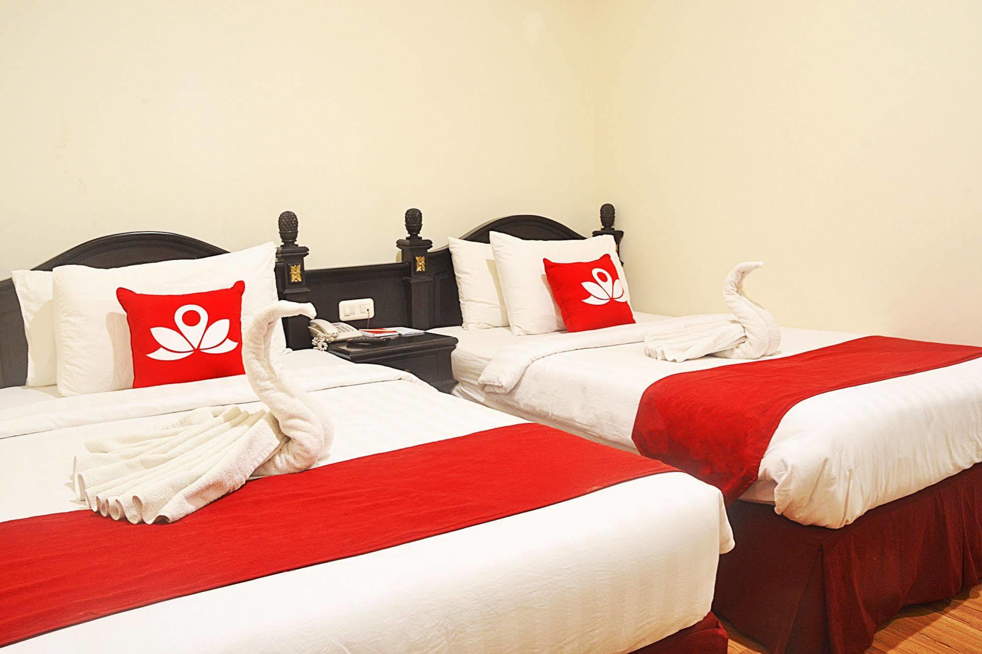 Zen Rooms Sultan Iskandar Muda Surabaya Esterno foto