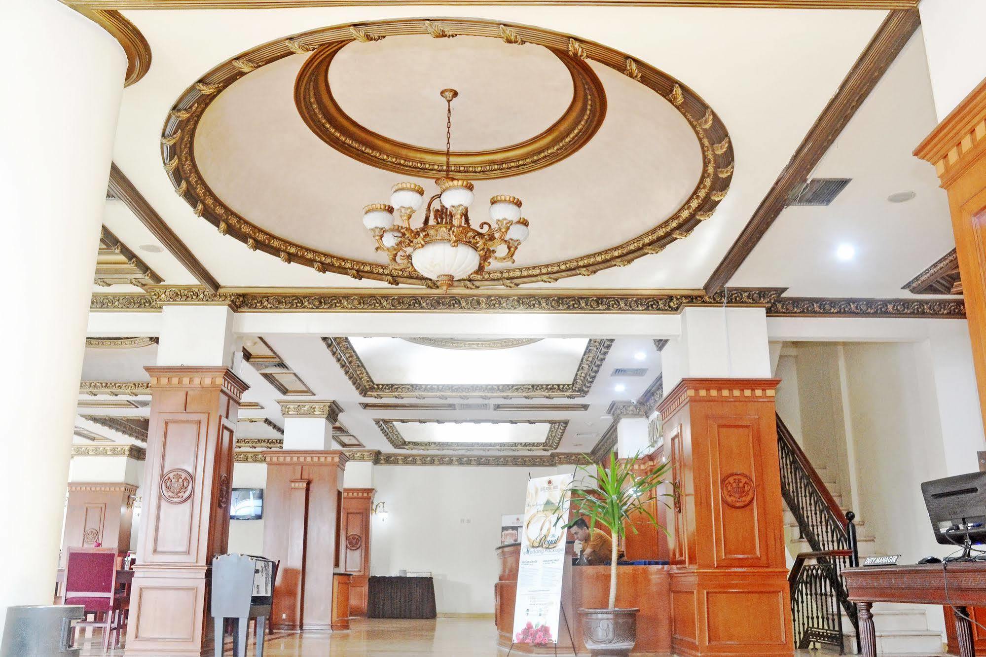 Zen Rooms Sultan Iskandar Muda Surabaya Esterno foto